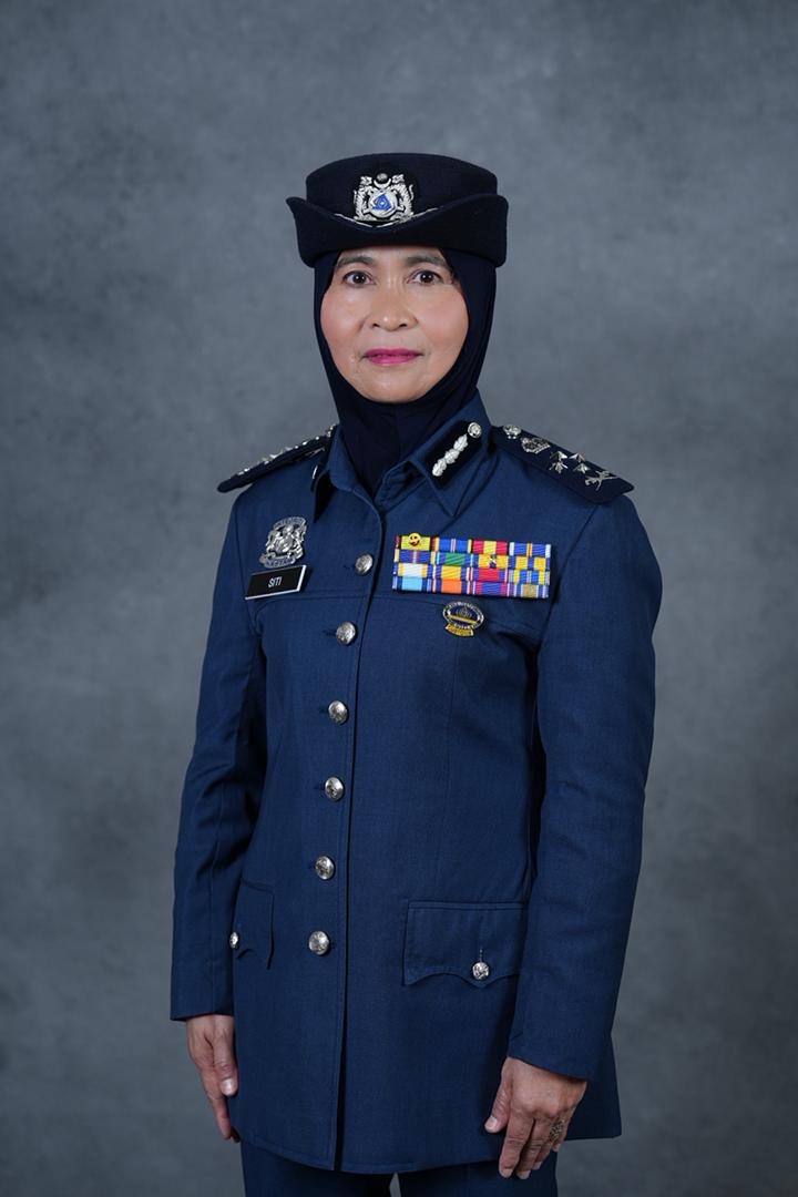 YBRS. PUAN SITI BINTI MANG